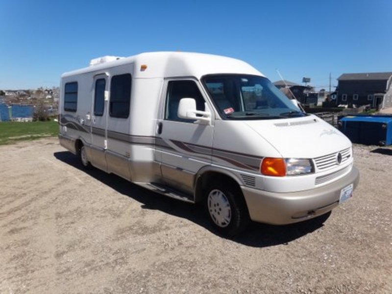2000 Winnebago Rialta 22QD, Class B RV For Sale By Owner in Wakefield