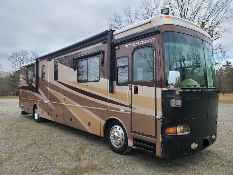 2005 Fleetwood Providence 39S, Class A - Diesel RV For Sale By Owner in 2005 Fleetwood Providence 39s For Sale