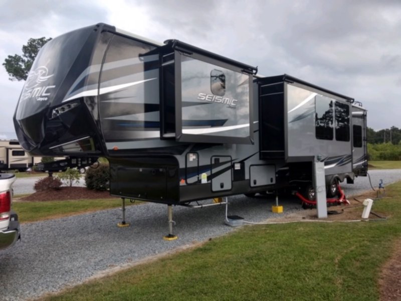 2019 Jayco Seismic 4113 Toy Haulers 5th Wheels Rv For Sale By Owner In