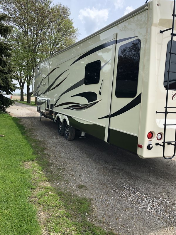 2017 Forest River Cardinal 3875FB, 5th Wheels RV For Sale By Owner in