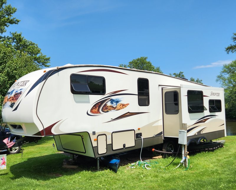 Used 2014 Keystone Sprinter Copper Canyon 269FWRLS for Sale by Owner in Bainbridge, New York RVT