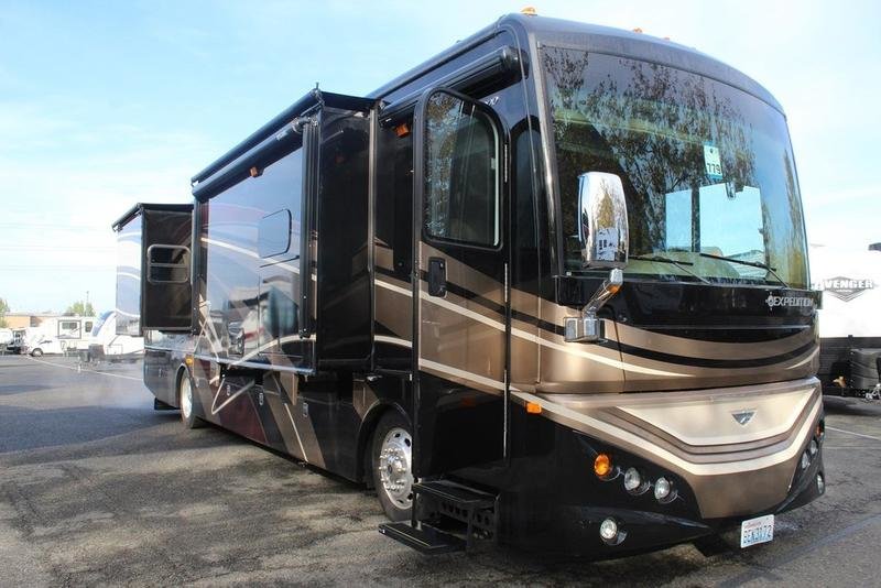 2016 Fleetwood Expedition 38K, Class A Diesel RV For Sale By Owner in