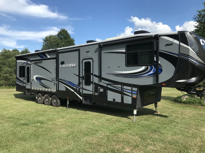 2017 Heartland Cyclone 4250, Toy Haulers 5th Wheels RV For Sale By