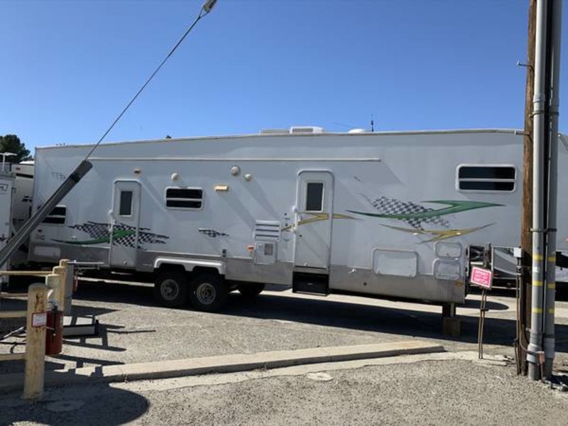 2004 Forest River Sierra Sport 37SP, Toy Haulers 5th Wheels RV For Sale 2004 Forest River Sierra Fifth Wheel