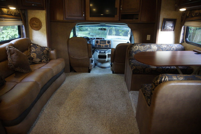 2011 Jayco Melbourne 29D, Class C RV For Sale By Owner in Brockville