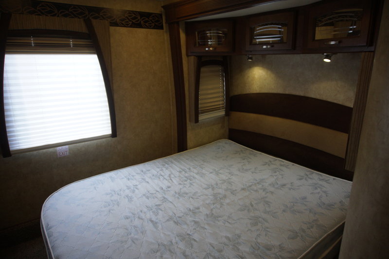 2011 Jayco Melbourne 29D, Class C RV For Sale By Owner in Brockville
