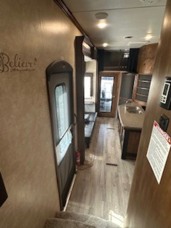 Used 2015 Keystone Carbon 357 for Sale by Owner in Pilot mound, Iowa RVT