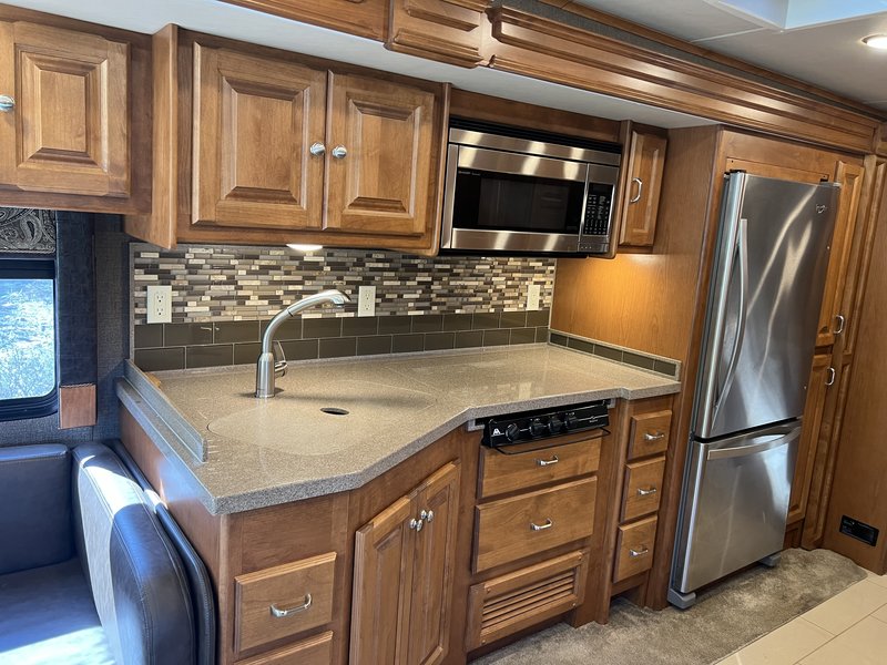 2017 Tiffin Allegro RED 33AA, Class A Diesel RV For Sale By Owner in