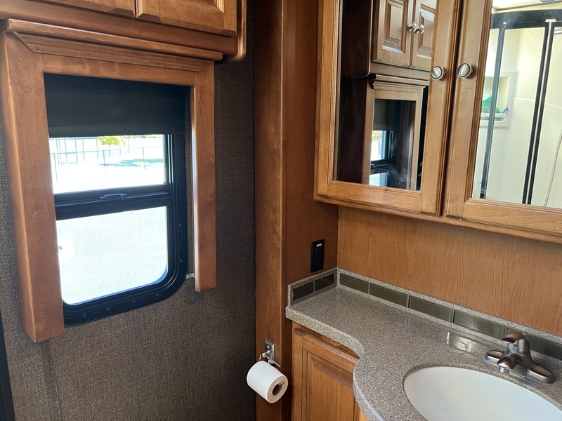 2017 Tiffin Allegro RED 33AA, Class A Diesel RV For Sale By Owner in
