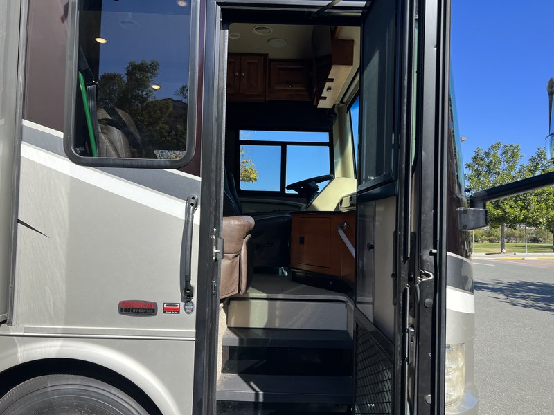 2017 Tiffin Allegro RED 33AA, Class A Diesel RV For Sale By Owner in