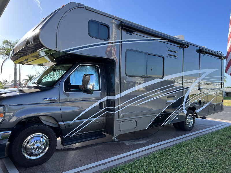 Used 2022 Winnebago Spirit 26T for Sale by Owner in Zephyrhills ...