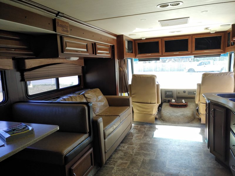 2012 Fleetwood Bounder Classic 36R, Class A Gas RV For Sale By Owner