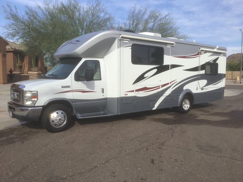 2012 Winnebago Cambria Itasca 28T, Class C RV For Sale By Owner in Surprise, Arizona