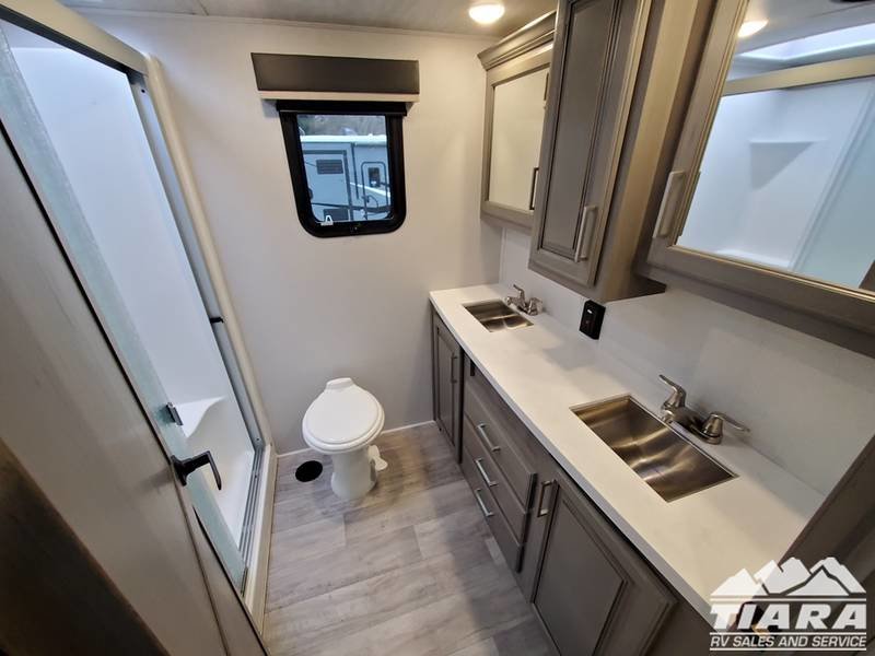 2021 Keystone Montana 3121RL LEGACY LUXURY MODEL, 5th Wheels RV For