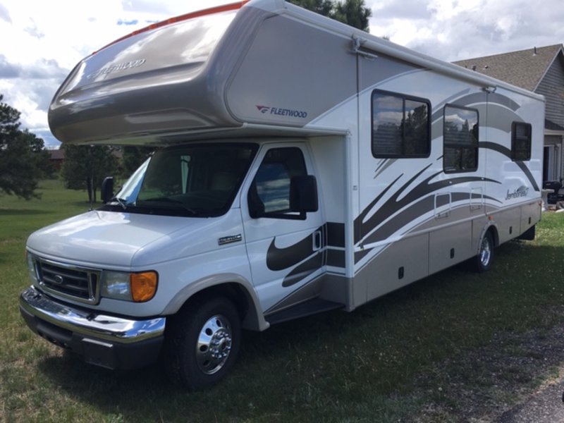 Fleetwood Jamboree W Class C Rv For Sale By Owner In Elizabeth