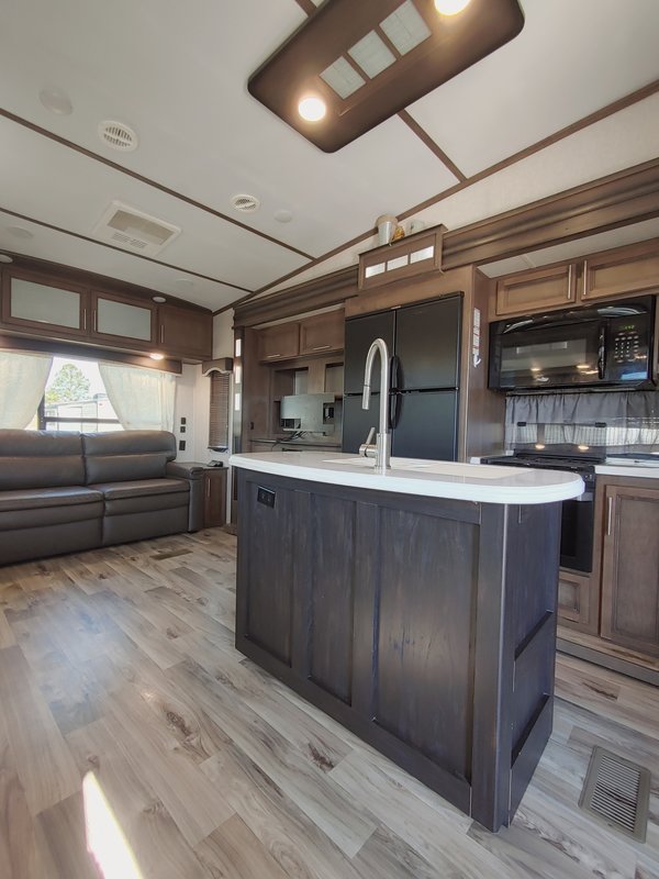 2021 Keystone Cougar 368 MBI, 5th Wheels RV For Sale By Owner in Hubert