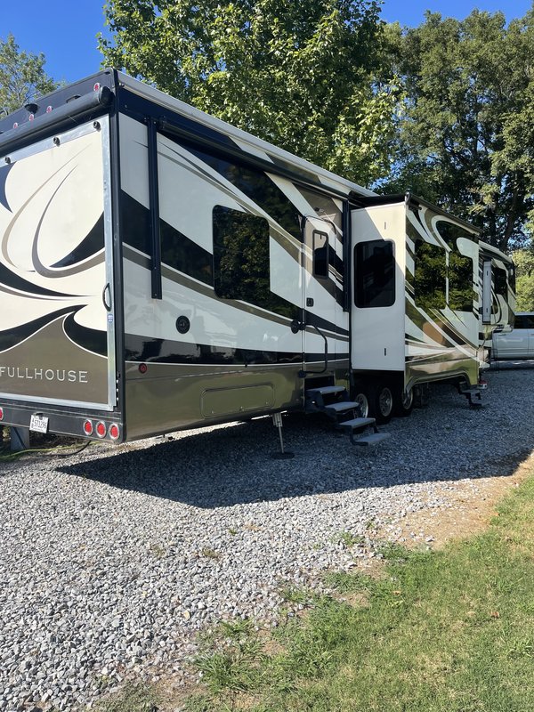 2019 DRV Full House Lx 455, 5th Wheels RV For Sale By Owner in Flippin