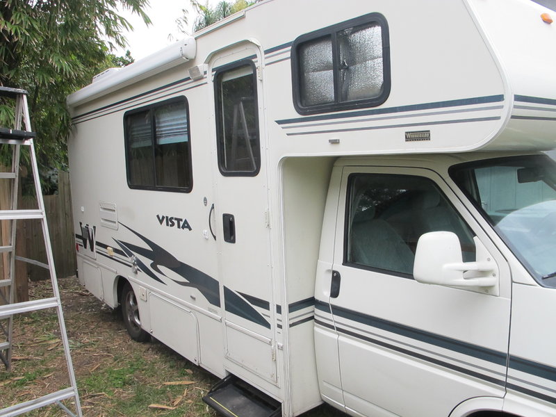 2002 Winnebago Vista 21B, Class B RV For Sale By Owner in Sarasota