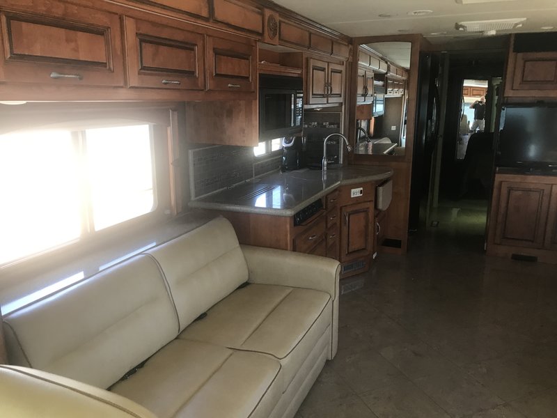 2011 Monaco Knight 40pbq Class A Diesel Rv For Sale By Owner In