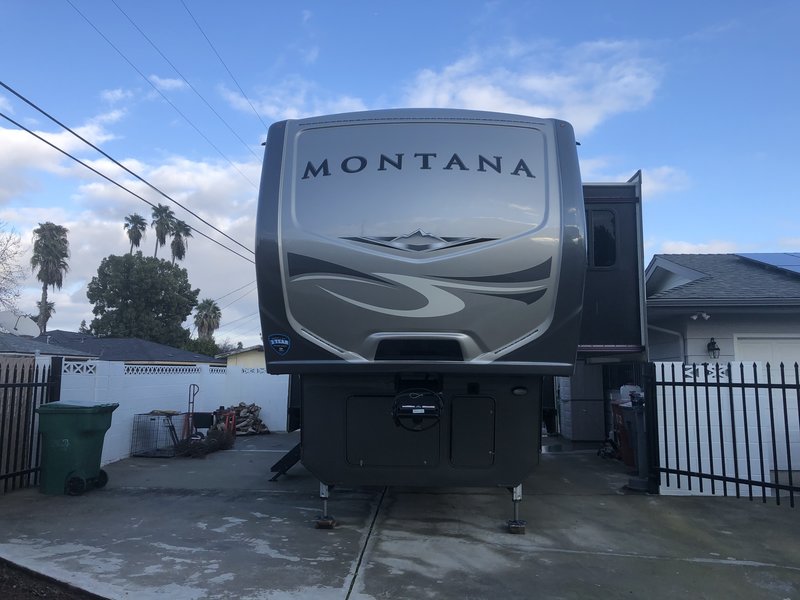 2018 Keystone Montana Legacy 3700LK, 5th Wheels RV For Sale By Owner in