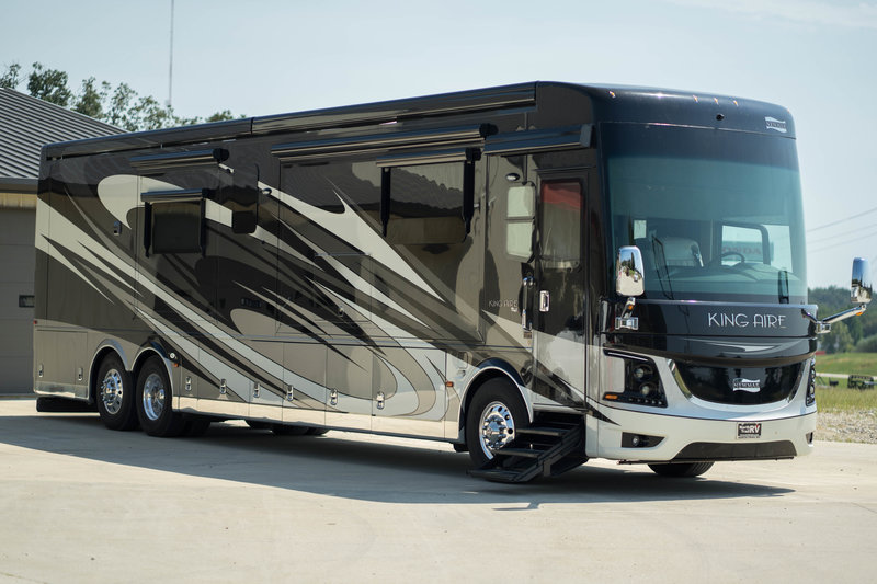 2017 NEWMAR KING AIRE 600, Class A Diesel RV For Sale By Owner in
