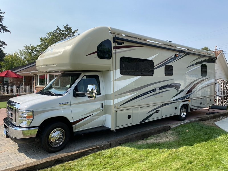 2017 Holiday Rambler Vesta 30F, Class C RV For Sale By Owner in Reno
