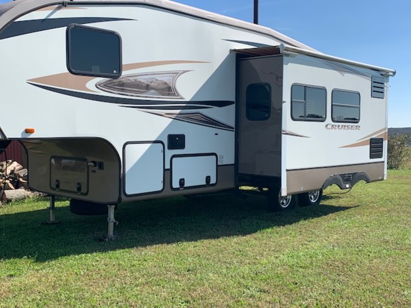 2013 CrossRoads Cruiser CF27RKX, 5th Wheels RV For Sale By Owner in