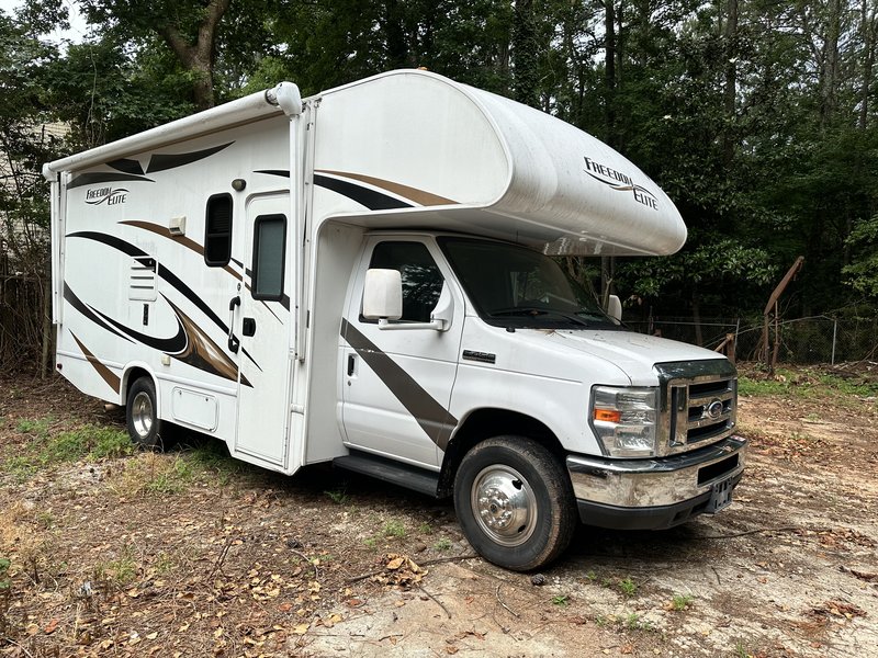 2016 Thor Motor Coach Freedom Elite 22FE, Class C RV For Sale By Owner