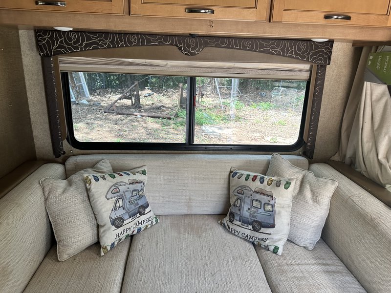 2016 Thor Motor Coach Freedom Elite 22FE, Class C RV For Sale By Owner