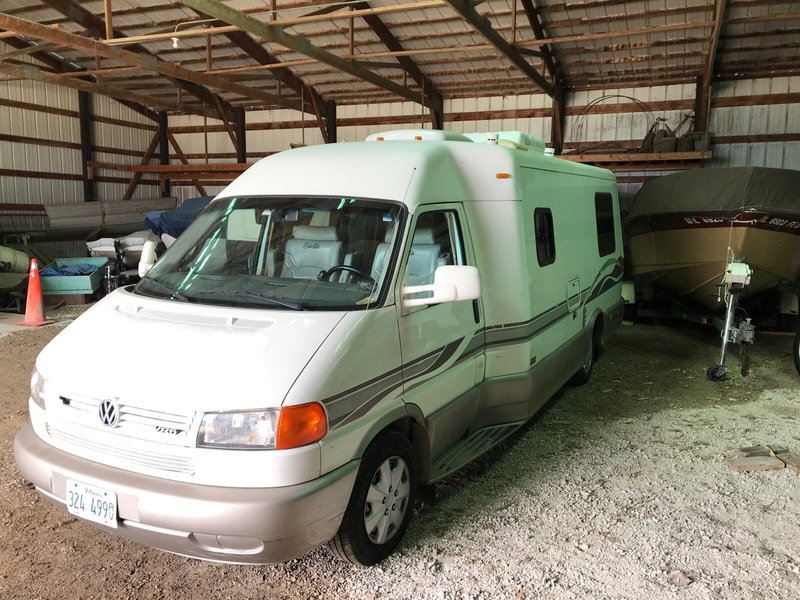 2000 Winnebago Rialta 22HD, Class C RV For Sale By Owner in Chicago