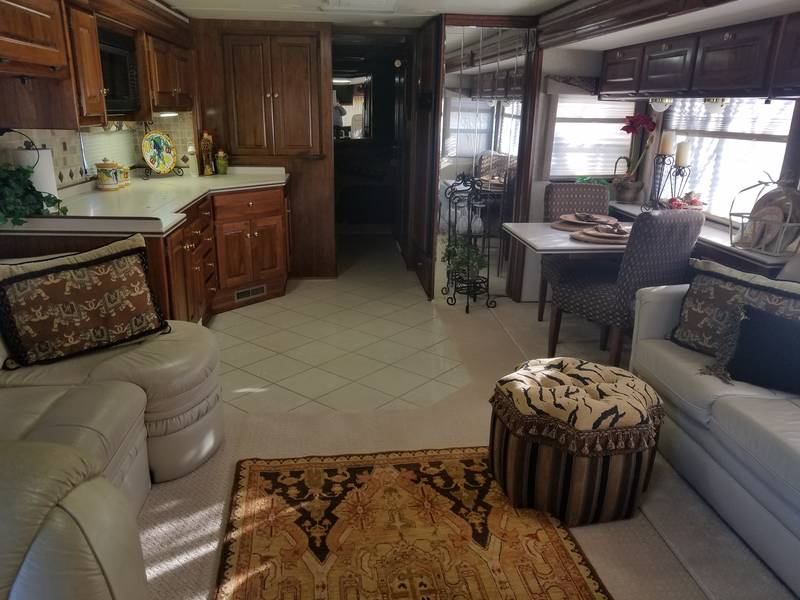 2003 Monaco Windsor pst, Class A Diesel RV For Sale By Owner in