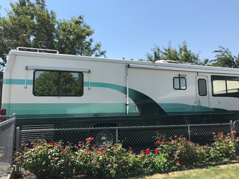 1995 Country Coach Magna Trophy, Class A Diesel RV For Sale By Owner