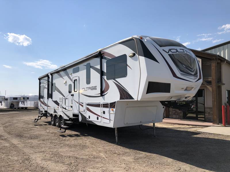 2013 Dutchmen Voltage VSeries V3800, Toy Haulers 5th Wheels RV For