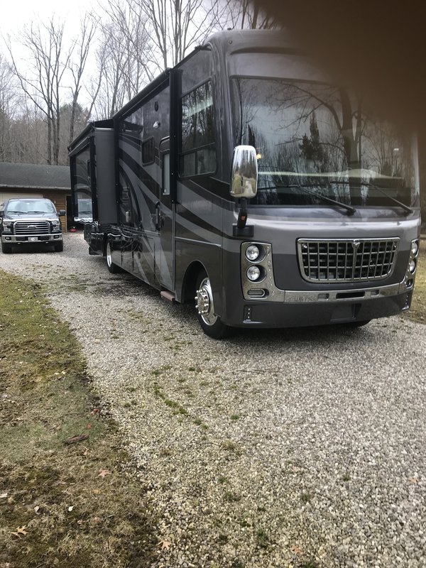 2017 NeXus RV Maybach 37M, Class A Gas RV For Sale By Owner in Linesville, Pennsylvania RVT