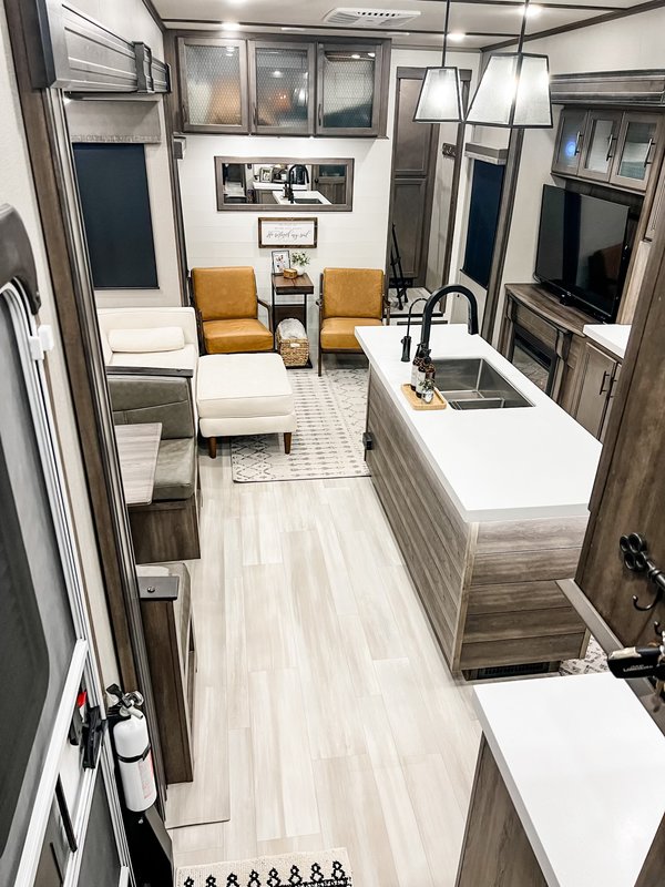 2022 Grand Design Solitude SClass 3550BHR, 5th Wheels RV For Sale By