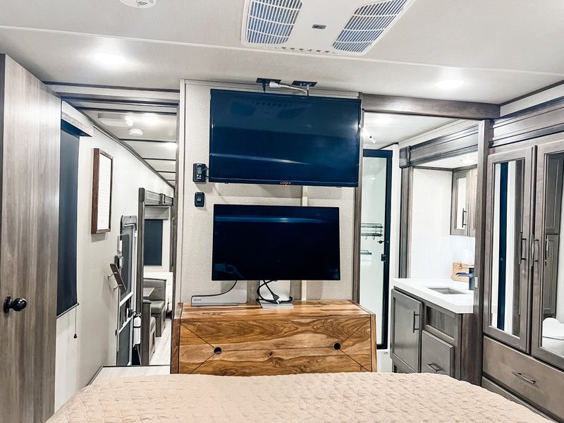 2022 Grand Design Solitude SClass 3550BHR, 5th Wheels RV For Sale By