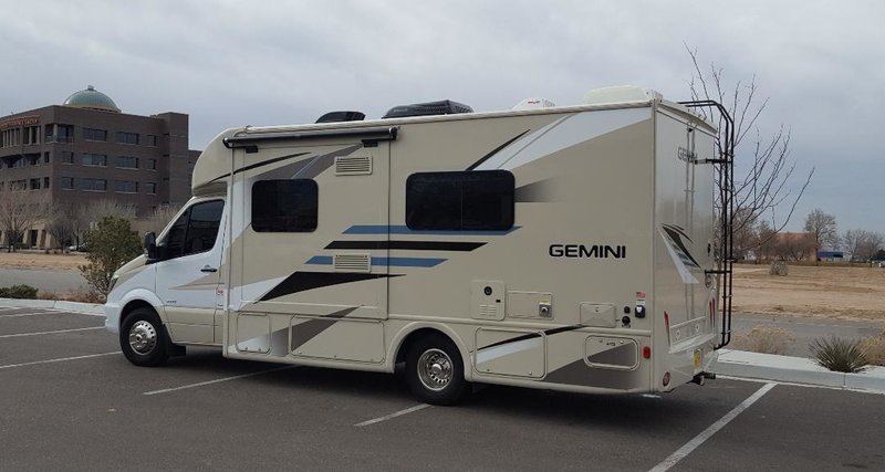 2017 Thor Motor Coach Gemini 24TS, Class B+ RV For Sale By Owner in