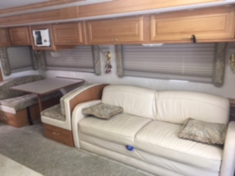 2001 Fleetwood Discovery 37U, Class A Diesel RV For Sale By Owner in