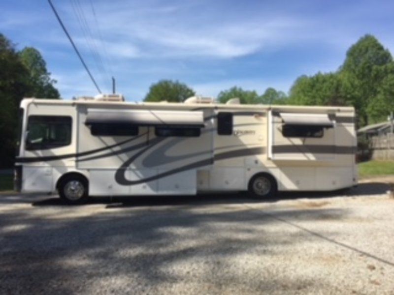 2001 Fleetwood Discovery 37U, Class A Diesel RV For Sale By Owner in
