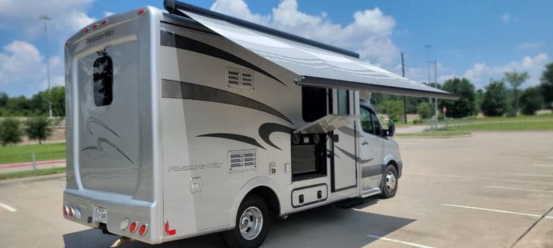 Used 2015 Pleasure-Way Pleasure Way PLATEAU XL for Sale by Dealer in ...