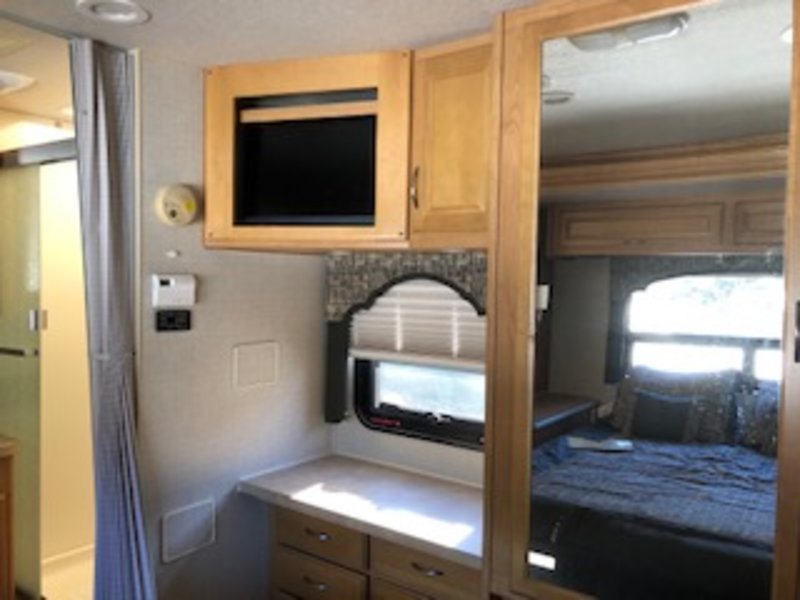 2008 Fleetwood Bounder 35E, Class A Gas RV For Sale By Owner in