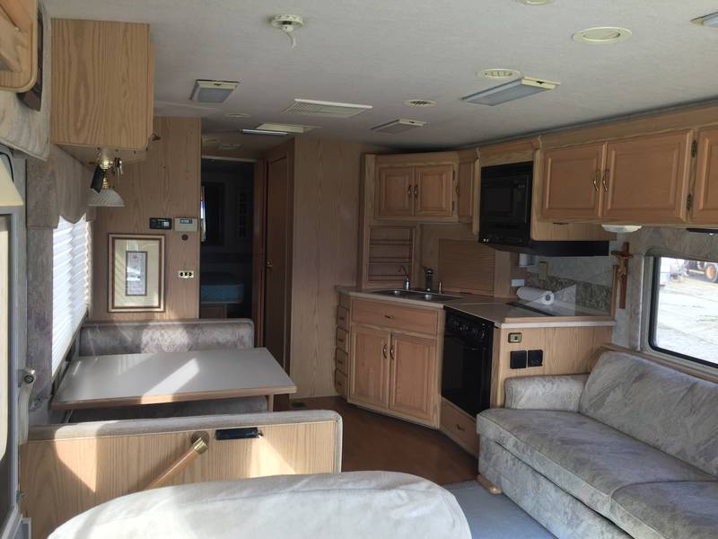 1999 Winnebago Chieftain 34Y, Class A Gas RV For Sale By