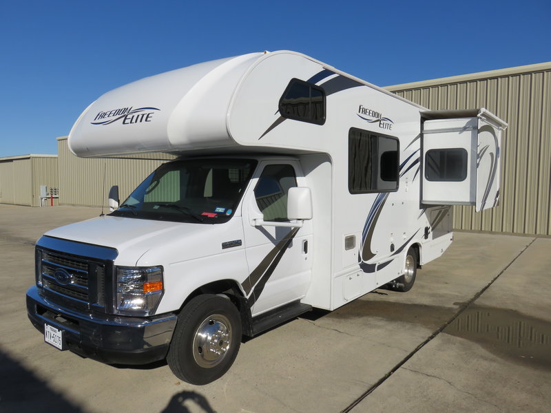 2018 Thor Motor Coach Freedom Elite 22FE, Class C RV For Sale By Owner in Montgomery, Texas 2018 Thor Motor Coach Freedom Elite 22fe