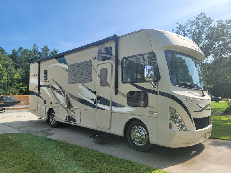 2016 Thor Motor Coach A.C.E.