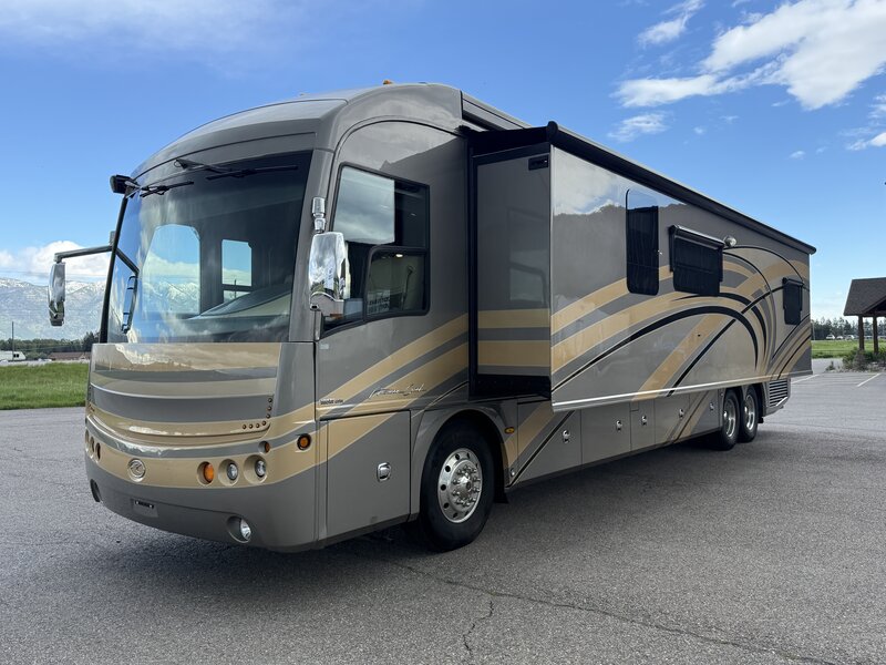 2016 American Coach Allegiance 42G