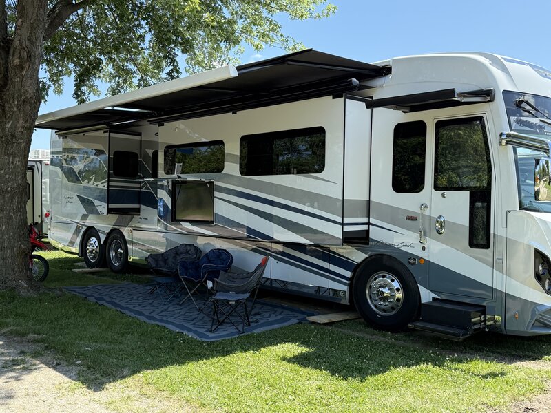 2025 American Coach American Dream 45A
