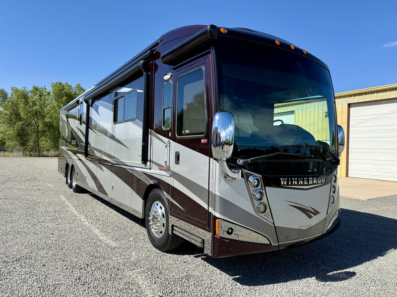 2013 Winnebago Tour 42QD