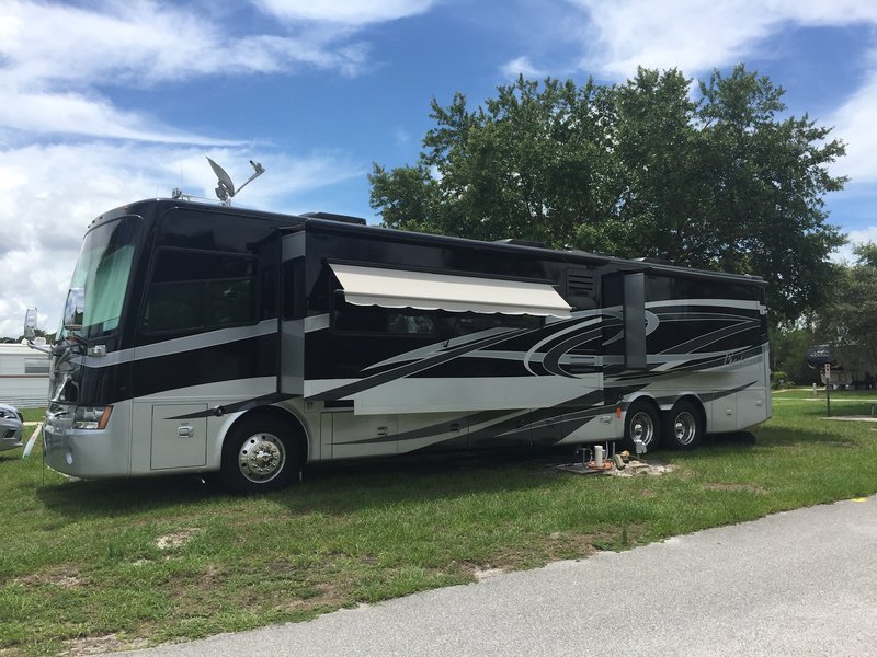 2009 Tiffin Phaeton 42QRH, Class A Diesel RV For Sale By Owner in