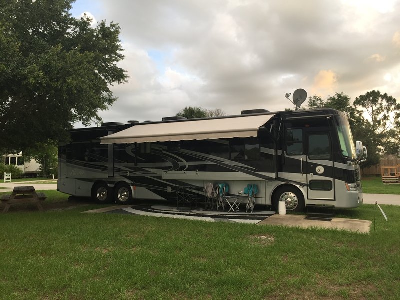 2009 Tiffin Phaeton 42QRH, Class A Diesel RV For Sale By Owner in