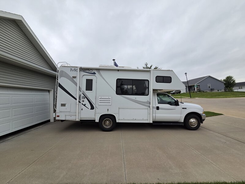 2003 Four Winds Majestic 23P